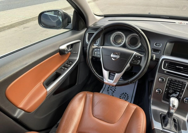 Volvo V60 cena 41000 przebieg: 242000, rok produkcji 2013 z Kłodzko małe 667